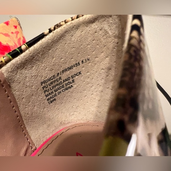 Betsey Johnson Prince Heels Pumps Snake and Floral 8.5 - Picture 5 of 7